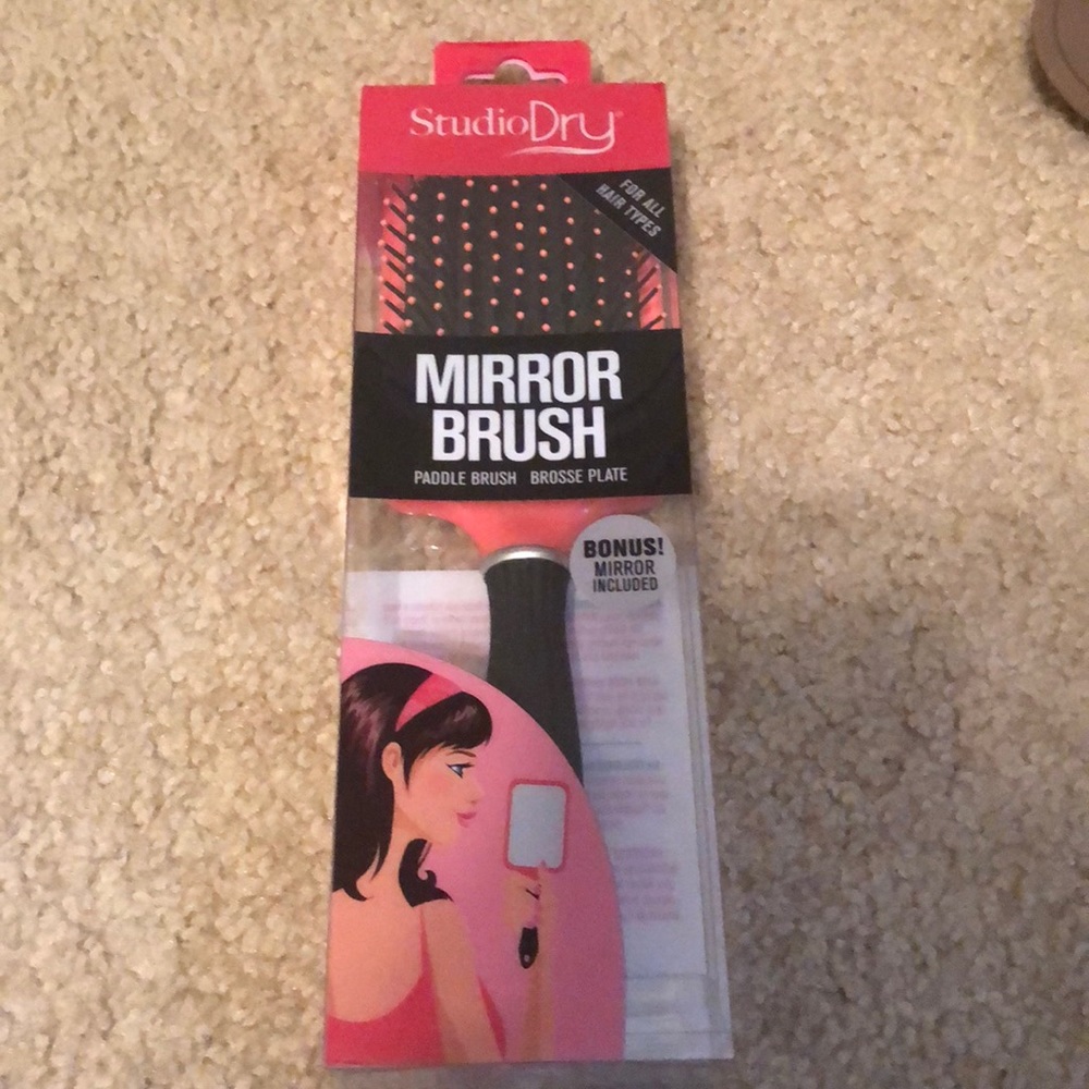 New studio dry mirror brush